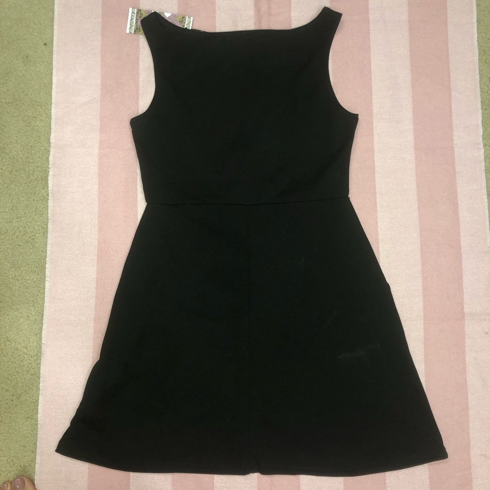 Boohoo Black  Neck Mock Horn Button Shift Dress - Picture 5 of 9